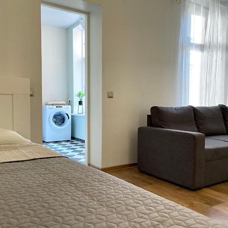 Spacious Holiday Apartment With Wifi And Parking パルヌ エクステリア 写真