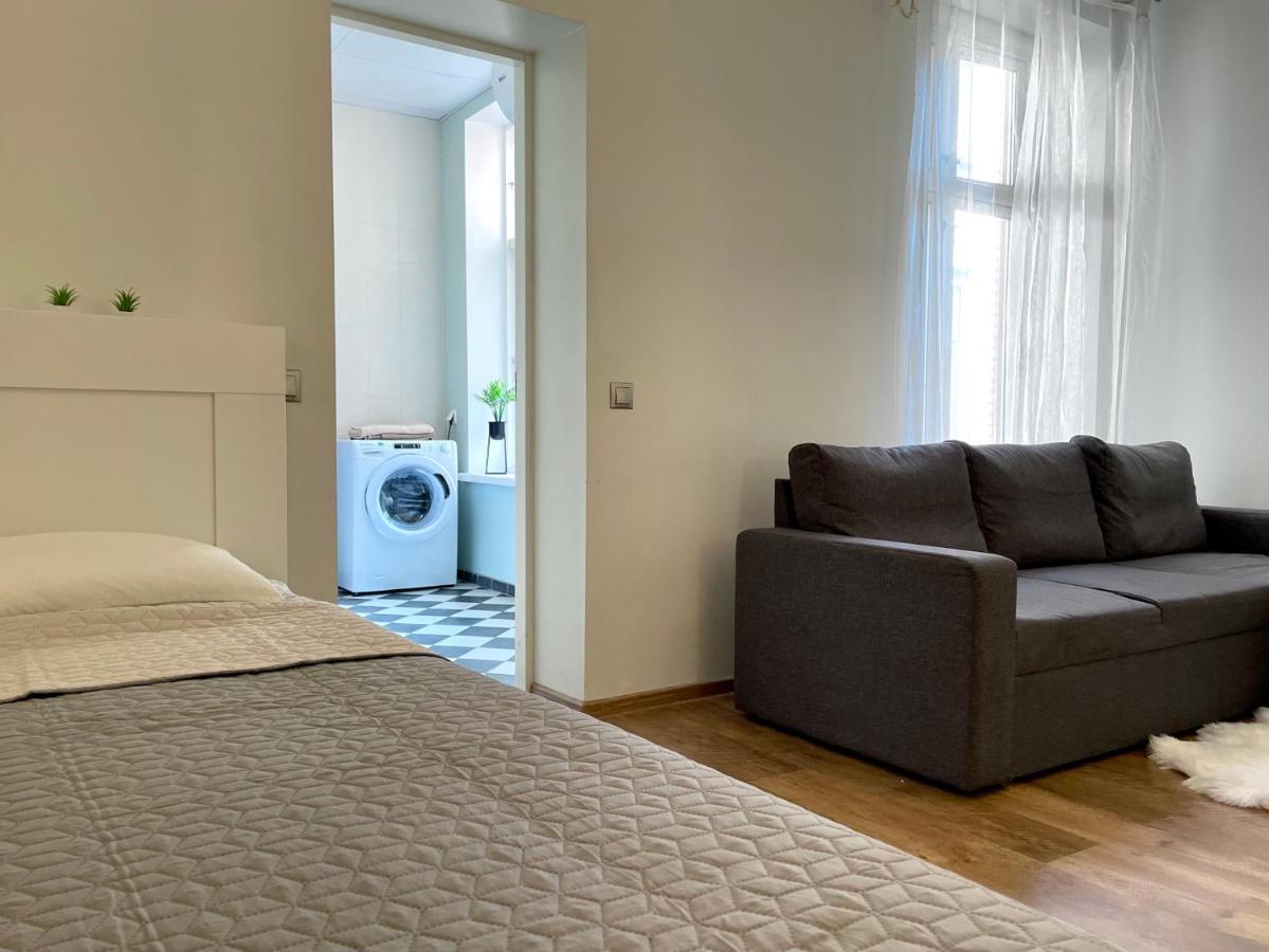 Spacious Holiday Apartment With Wifi And Parking パルヌ エクステリア 写真